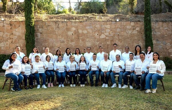 Lista la planilla de Samantha Smith; irán a gobernar la capital