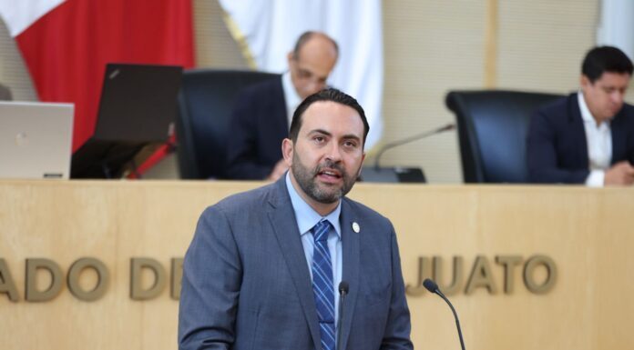 Aldo Márquez presenta iniciativa para el uso eficiente del agua