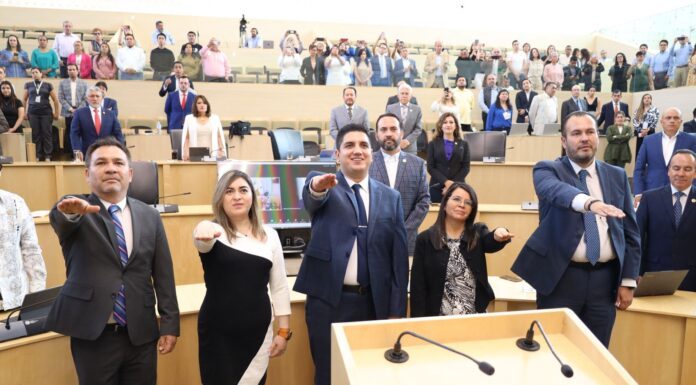 Rinden protesta diputados suplentes en Guanajuato