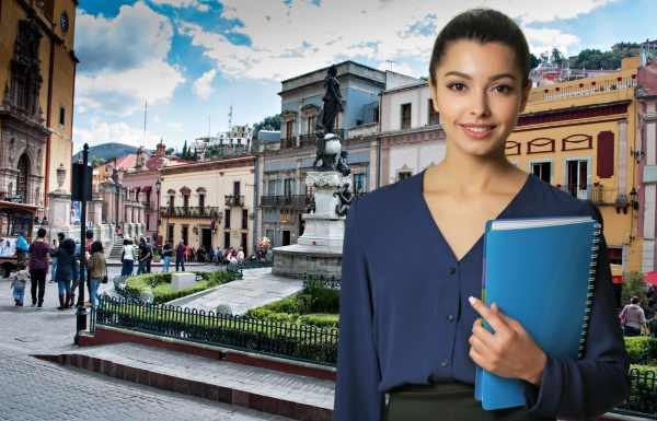 Así comenzó el festejo a los maestros, ¿Sabes cuántos hay en Guanajuato?