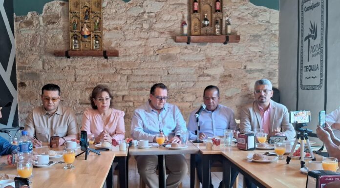 Equipo de Samantha Smith denuncia al “Pastelero” por violencia política