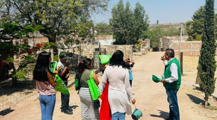 Se reúne Roberto Saucedo con vecinos de El Rodeo