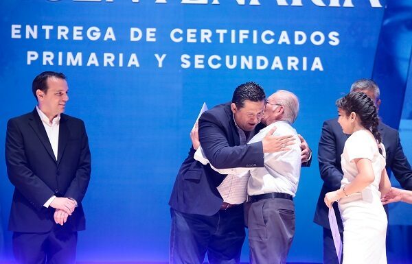 Entregan más de mil certificados INAEBA