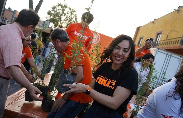 Se compromete Yulma Rocha a gestionar más recursos para obra pública