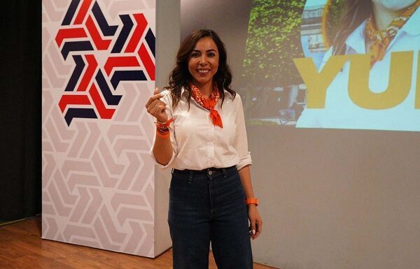 Yulma Rocha propone fortalecer sistema de becas universitarias