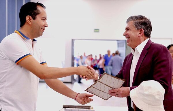 Aventaja Sheffield a Miguel Márquez rumbo al Senado