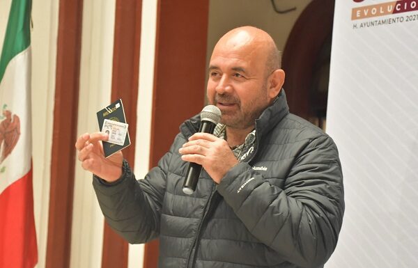 Migrantes reconocen labor de Carlos García por familias en Silao