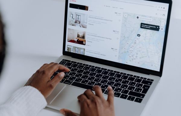 20 mil habitaciones por aplicación compiten con sector hotelero en Guanajuato