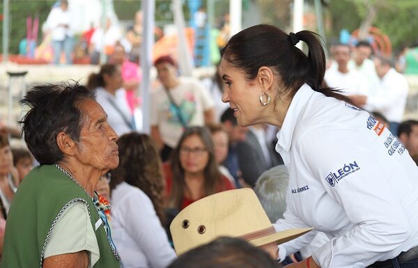Amplían en León programas sociales para adultos mayores