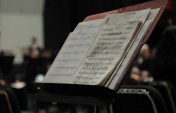 OSUG da bienvenida a la primavera con obra de Jacobo Kostakowsky