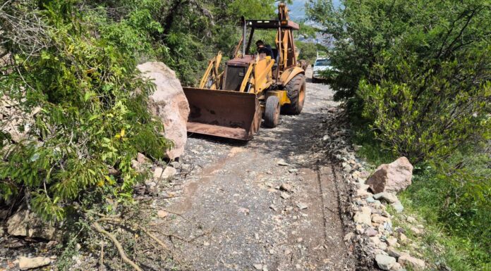 Limpian piedras de acceso a La Bufa dentro de la Panorámica