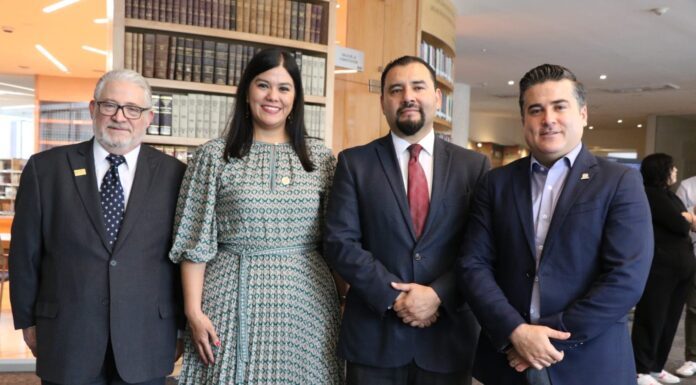 Entregan premio a ganadores de concurso sobre Ensayo Legislativo