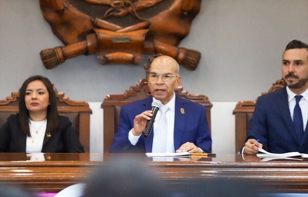 Entrega alcalde de Celaya su tercer informe de gobierno