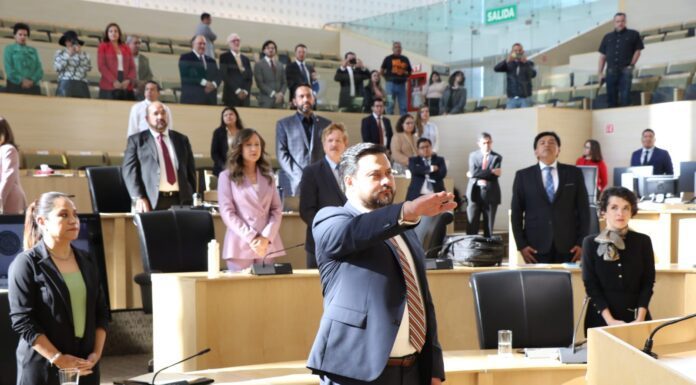 Avalan diputados a Christian Cruz Villegas como Magistrado