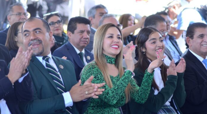 Melanie Murillo se suma a reconocimientos por desempeño del Conalep