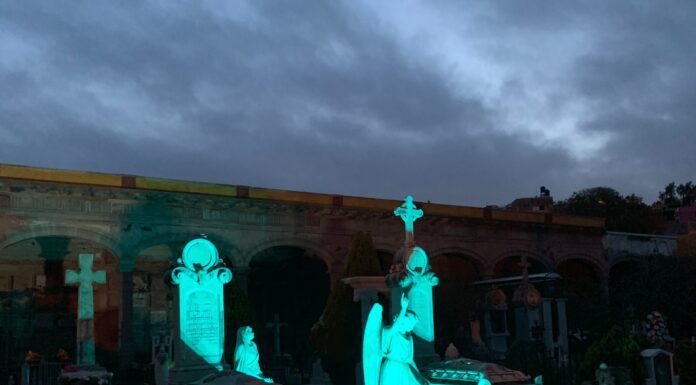 Organizan en la capital recorridos nocturnos en el panteón de las Momias