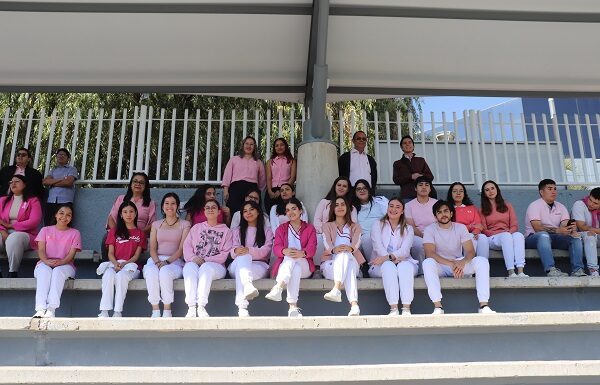 Lasallistas se suman a la conciencia contra el cáncer de mama