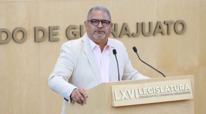 Exhorta Morena a que nadie gane más que el presidente