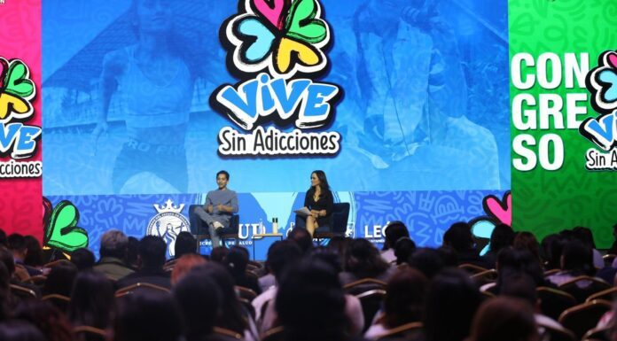 Donovan Carrillo presenta conferencia en foro Vive Sin Adicciones