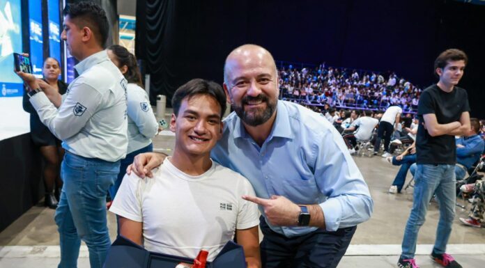 Inspiran paratletas a jóvenes de León