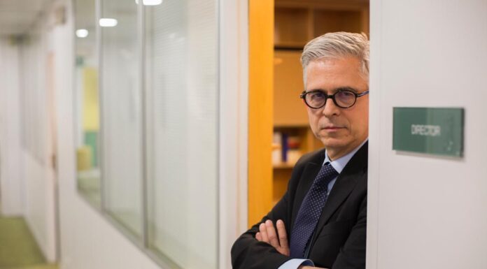 Ex director de El País ofrecerá taller de periodismo en San Miguel de Allende