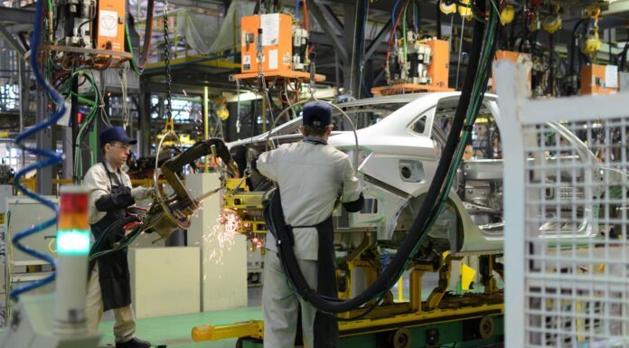 Afectará sector automotriz aranceles impuestos a México por Trump