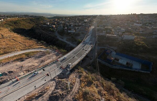 Invierten 81 MDP en puente de Barranca de Venaderos