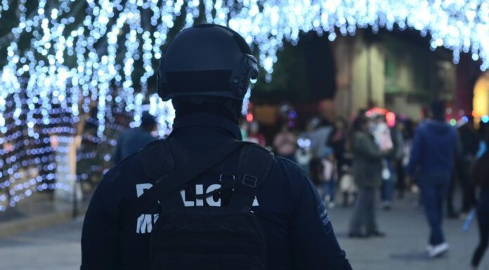 Disfrutan con seguridad el ambiente navideño en Silao