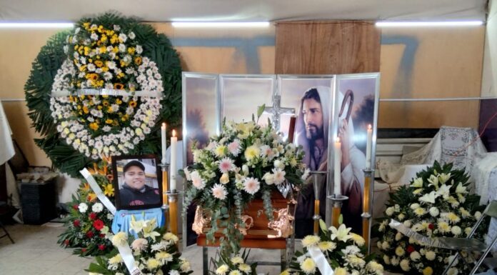 Despiden a víctimas de masacre en Apaseo el Grande