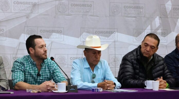 Escuchan diputados del PVEM la voz de migrantes