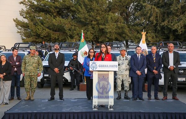 Llama Libia Dennise a dar batalla contra la delincuencia por el bien social