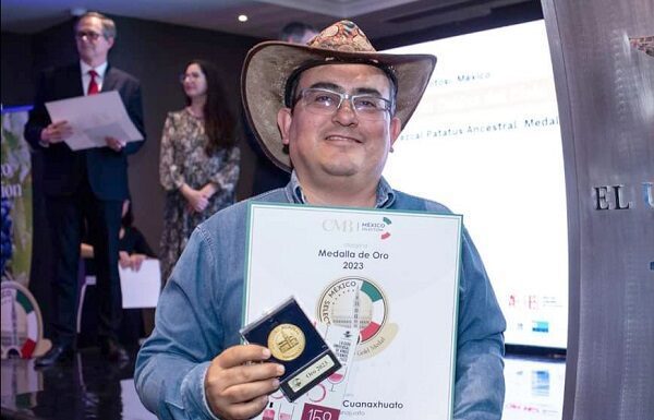 Mezcal de Mineral de Pozos gana Gran Oro en el Mexico Selection