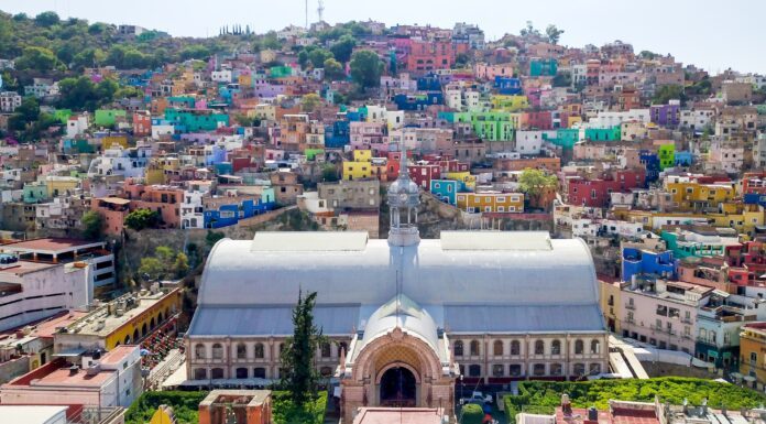 Entregan locales del Mercado Hidalgo a nuevos concesionarios