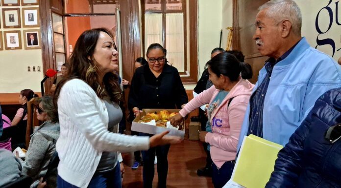 Anuncia Samantha Smith descuentos por pago de derechos a comerciantes