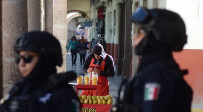 Policía de Silao brinda protección a comercios con sentido de proximidad social