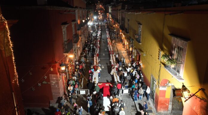 Reviven tradición de Rosca de Reyes en San Miguel de Allende