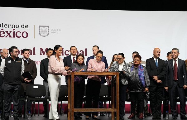 Se reúne Claudia Sheinbaum con alcaldes y gobernadores de todo el país