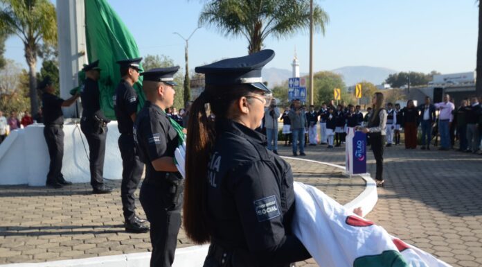 Rinden homenaje a Natividad Macías, constituyente originario de Silao