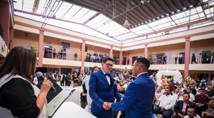 Celebran siete matrimonios igualitarios en boda colectiva en Celaya