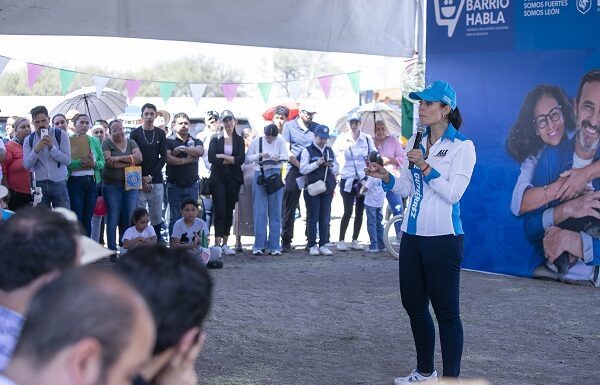 Refrenda Ale Gutiérrez trabajo cercano con colonos de Cerrito de Jerez