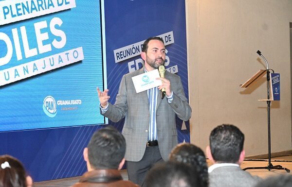 Se reúne Aldo Márquez con alcaldes y síndicos de AN por Guanajuato