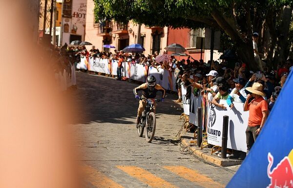 Todo un éxito el RedBull Cerro Abajo en la capital de Guanajuato