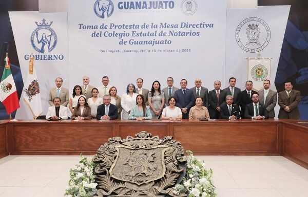Renueva mesa directiva Colegio Estatal de Notarios