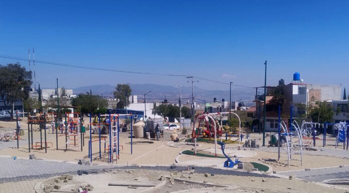 Embellecen parques y jardines en el municipio de León