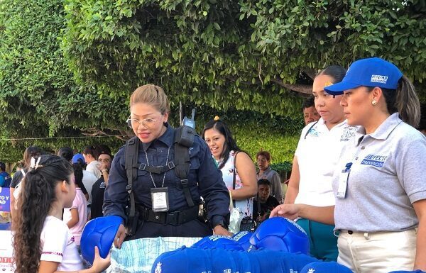 Cambian en Silao juegetes bélicos por kits educativos