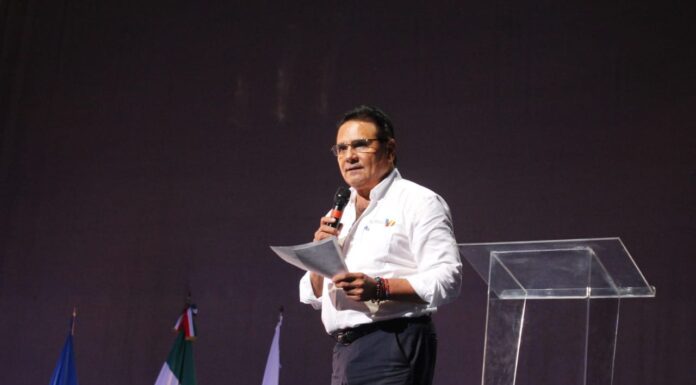 Giran órden de aprehensión contra ex gobernador de Michoacán