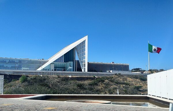 Compra vehículos Poder Legislativo con ahorros logrados en el 2024