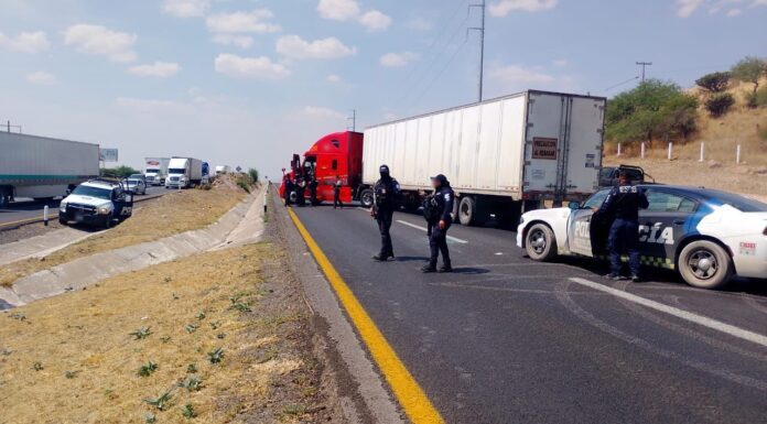Frustra policía estatal robo de tractocamión con carga valuada en 600 mp