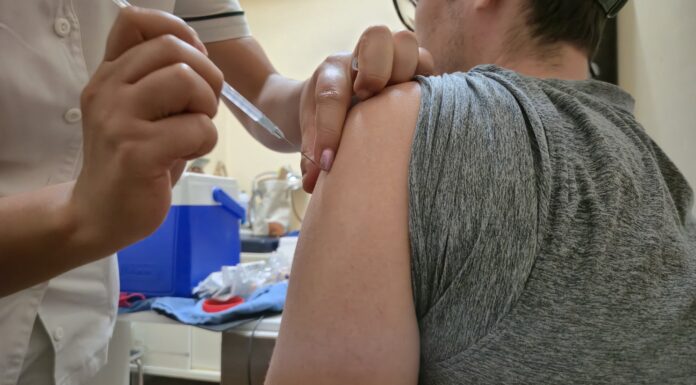 Concluye con éxito segundo día de vacunación en la capital