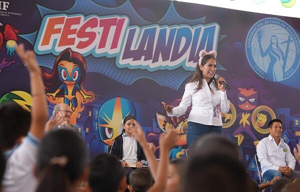 Celebra Libia Dennise a infancias en escuela pública de León